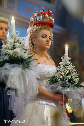 Невеста перед алтарем