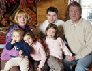 VIP-персона - В.Ющенко с семьей на даче (2005)